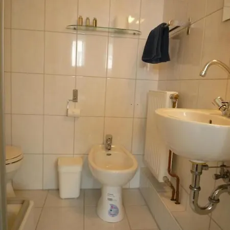 Dana Living Hbf - Zentrum, Altstadt, Messe, Oevb Arena, Business Mit Self Check-in Гостьовий будинок