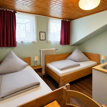 Pensionat Dana Living Hbf - Zentrum, Altstadt, Messe, Oevb Arena, Business Mit Self Check-in 3*