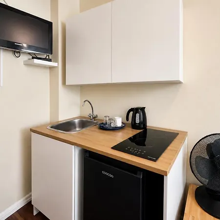 Dana Living Hbf - Zentrum, Altstadt, Messe, Oevb Arena, Business Mit Self Check-in Pensionat