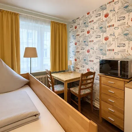 Pensionat Dana Living Hbf - Zentrum, Altstadt, Messe, Oevb Arena, Business Mit Self Check-in 3*